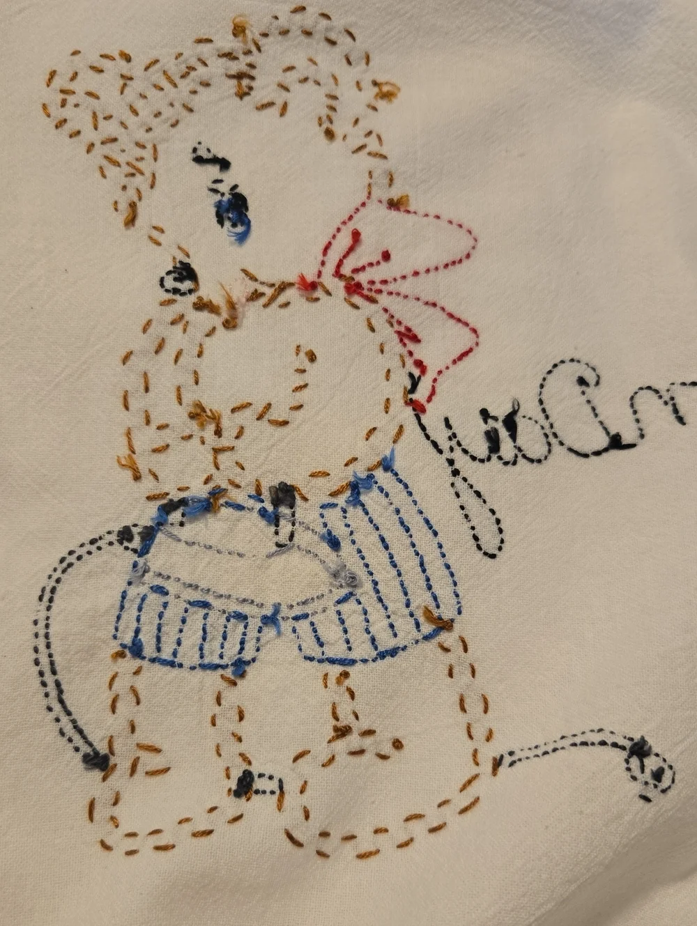 Vintage Embroidered Bears Lot Of 3 Cotton Dish Tea Towels Large 32 x 32 Inches